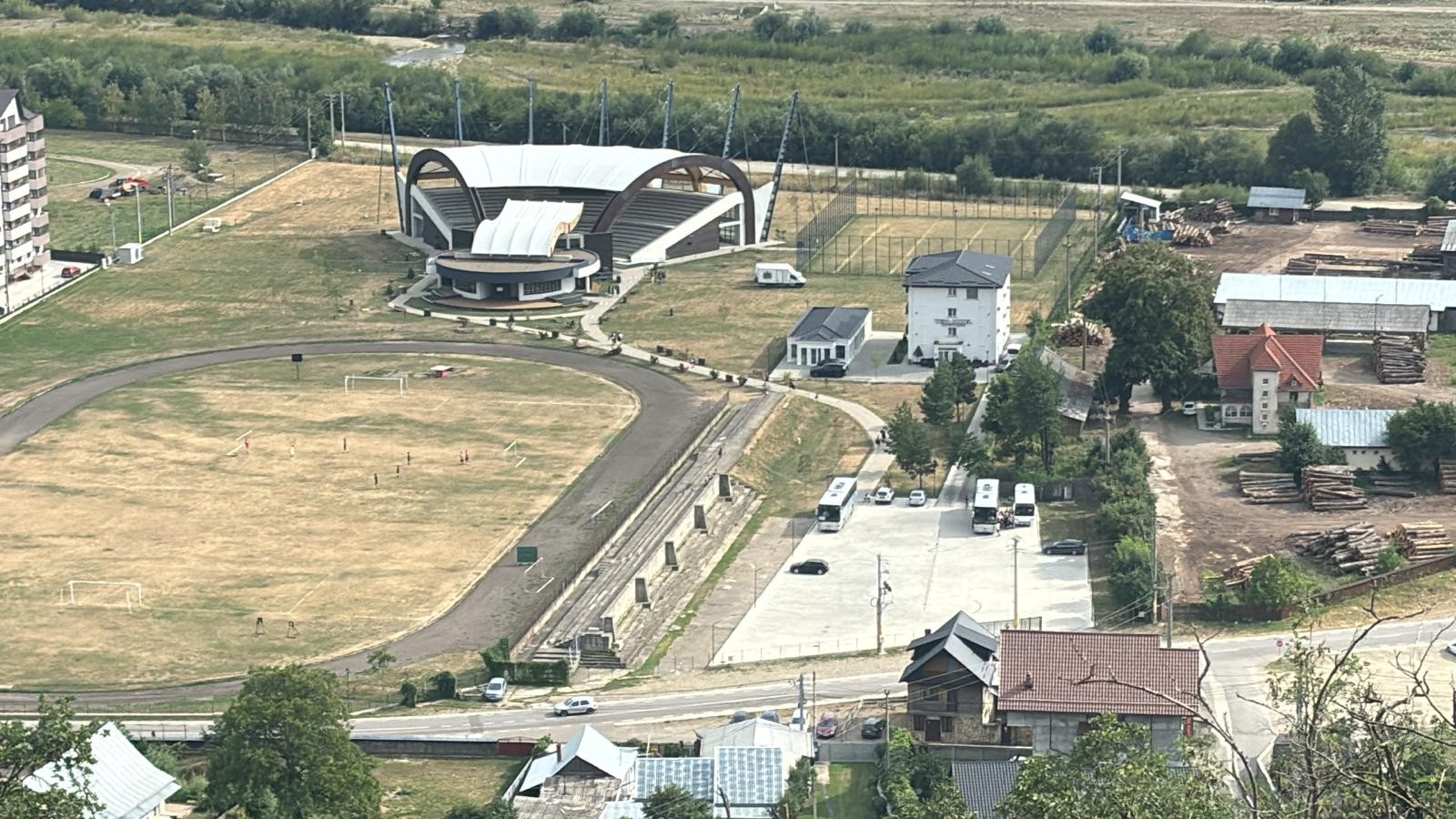 La scène vue du château 2ème prestation Targu Neamt